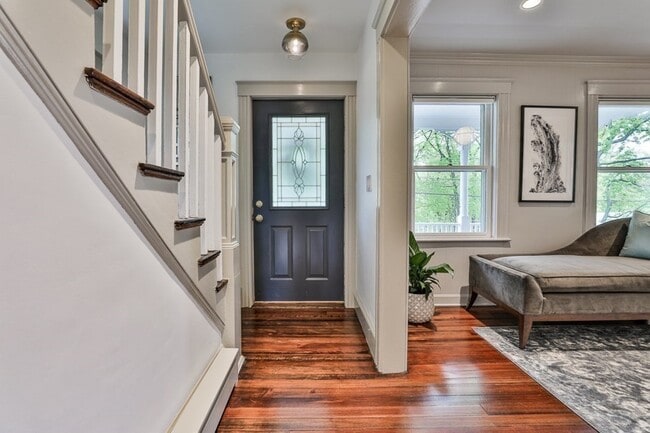 Building Photo - 107 Greenwood St