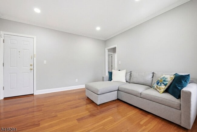 Building Photo - 16 Munn St