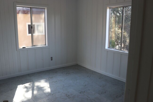 Building Photo - 2416 Cedar Dr