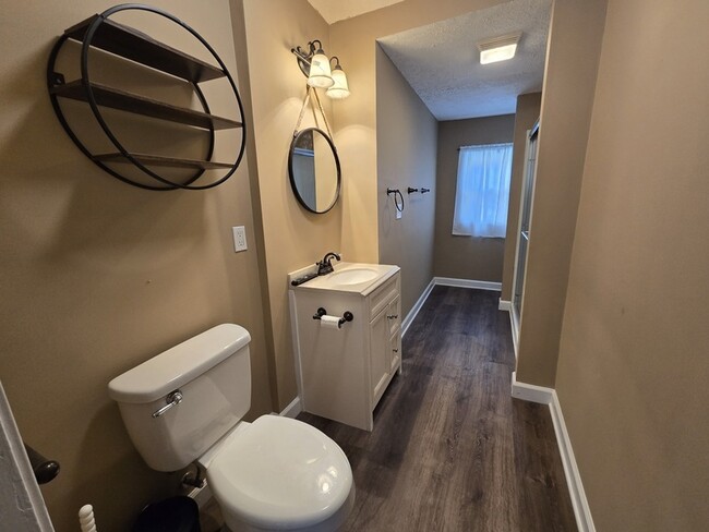 Building Photo - 105 California Ave