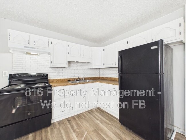 Building Photo - 14920 Fuller Ave