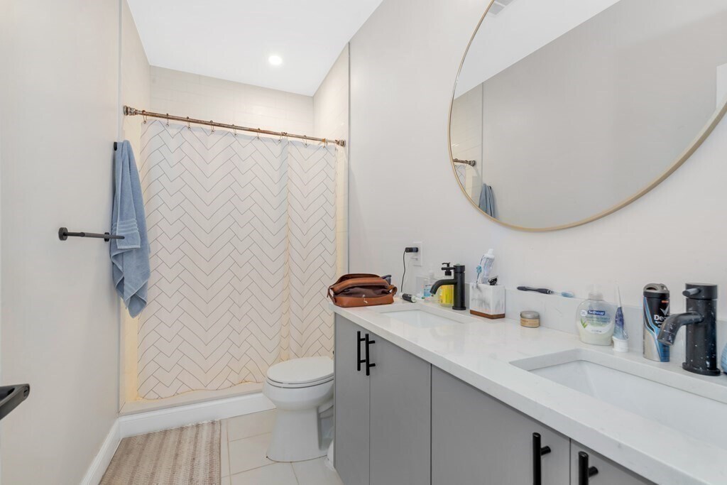 Building Photo - 774 Columbia Rd