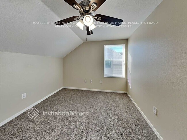 Building Photo - 7108 49th Pl E