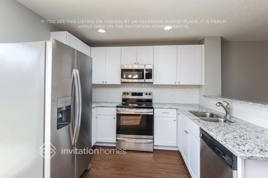 Building Photo - 1400 Cloyne Dr