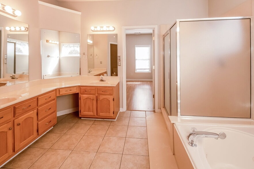 Building Photo - 2064 Milbrey St