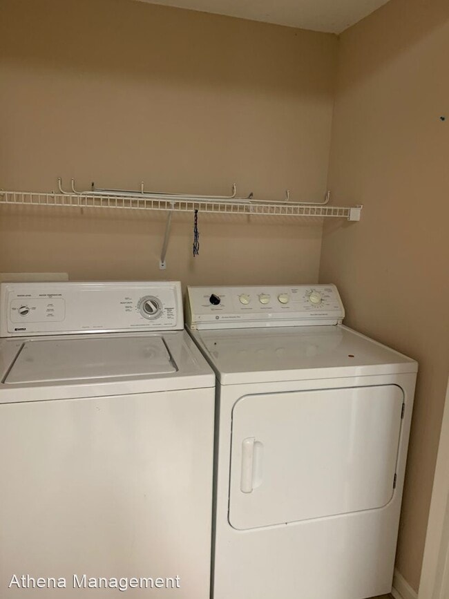 Building Photo - 2 br, 2.5 bath House - 125 Dennis Drive Un...