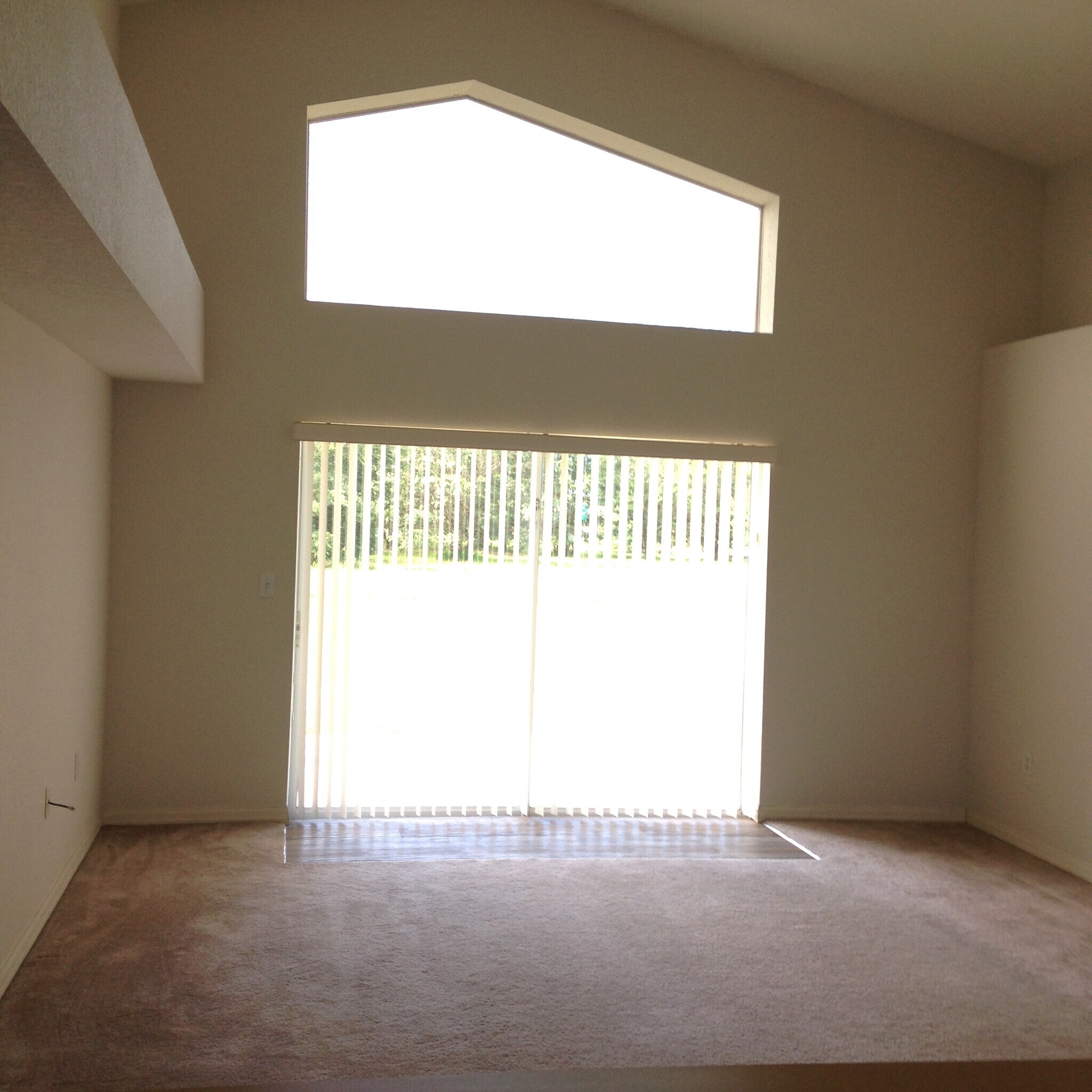 Building Photo - 7166 Summit Dr