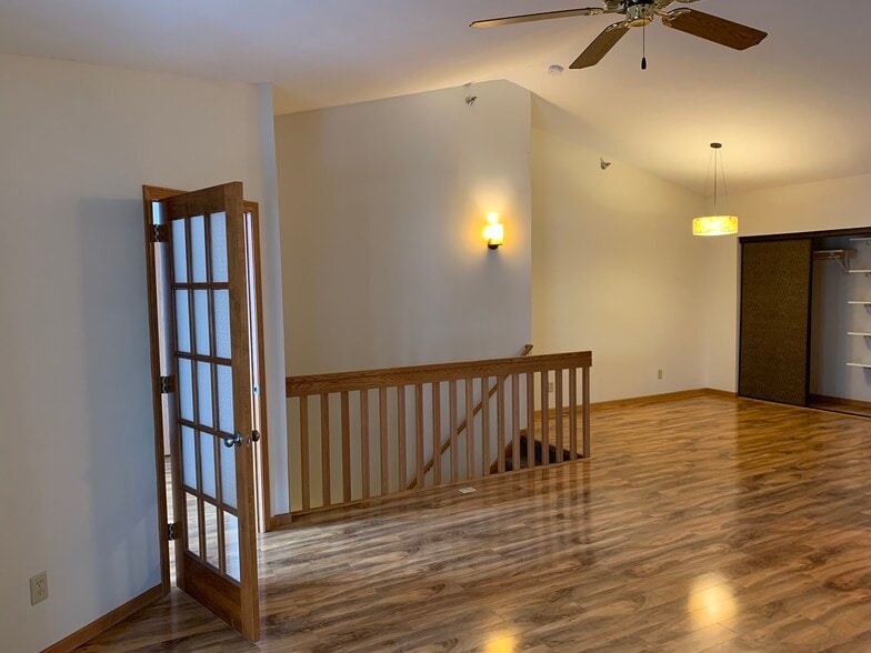 Building Photo - 1822 Deerhaven Ln NE