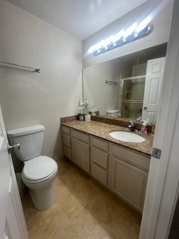 Building Photo - "Chic 2-Bed Condo in Walnut Creek with Sleek Granite Countertops - 790 Sq Ft of Modern Living!"