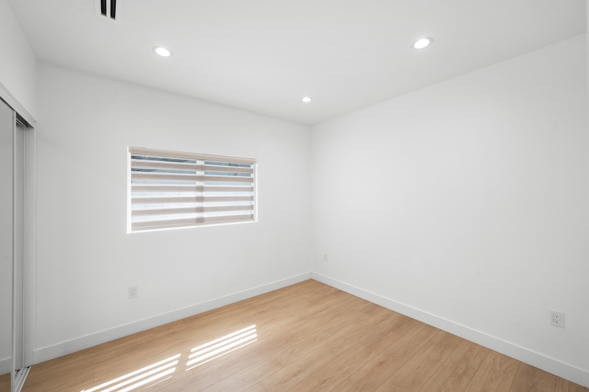 Building Photo - 8439 Apperson St