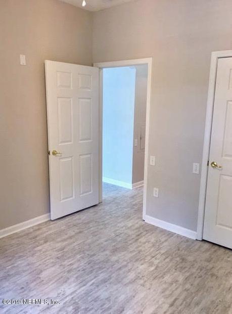 Building Photo - 7990 Baymeadows Cir E