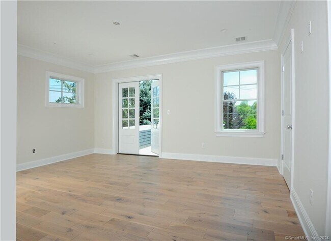 Building Photo - 1 Home Pl