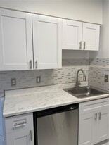 Building Photo - 3221 Sabal Palm Mnr
