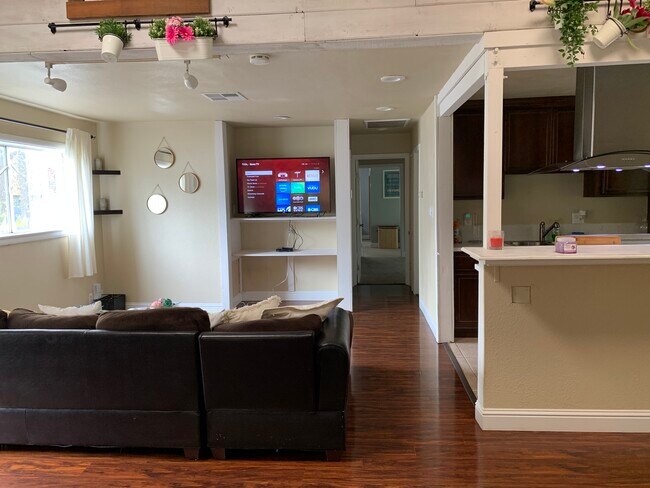 Big open living room so you'll have plenty of space - 5842 Belleau Wood Ln