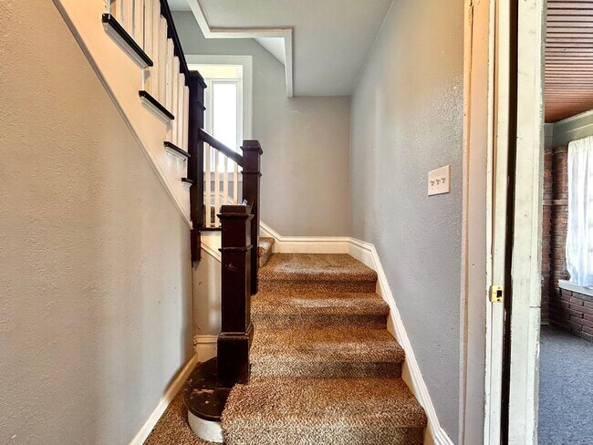 Building Photo - Delaware 81-PLACEMENT Procedure (income restricted)