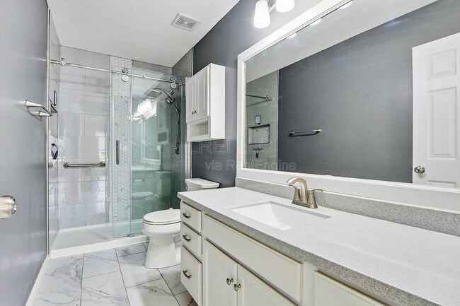 Building Photo - 6200 Winding Stream Dr