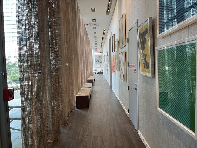 Building Photo - 2900 NE 7th Ave