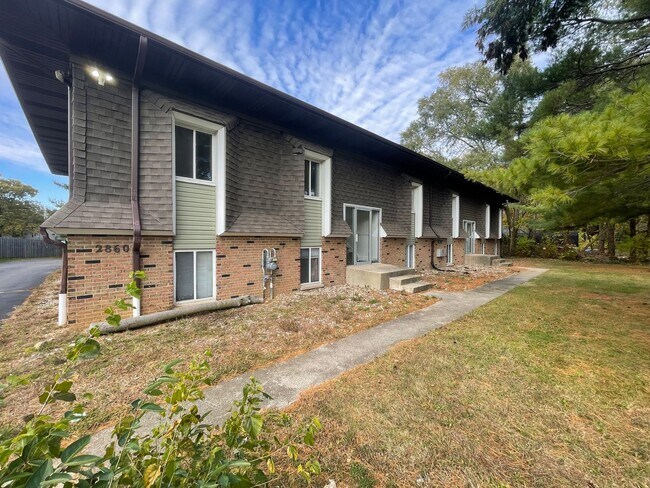 Primary Photo - 2860 S 9th St