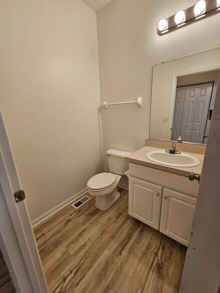 Building Photo - 126 Wagnalls Ct