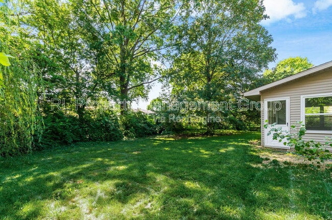 Building Photo - 66 Haddam Pl E