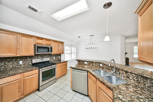 Building Photo - 10 Delphinium Pl