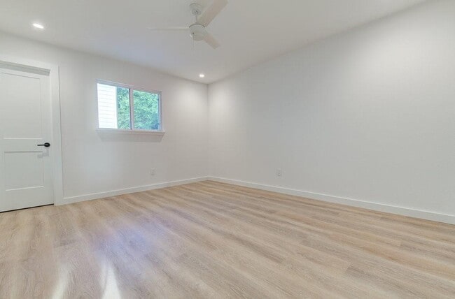 Building Photo - 1207 Hollow Creek Dr