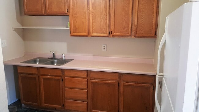 Building Photo - Perfect 2 Bedroom/ 2 Bathroom Shadle area ...