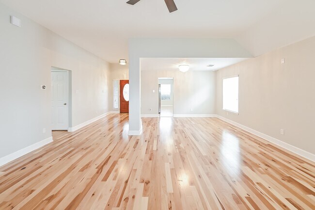 Building Photo - 10364 Stone Gate Dr