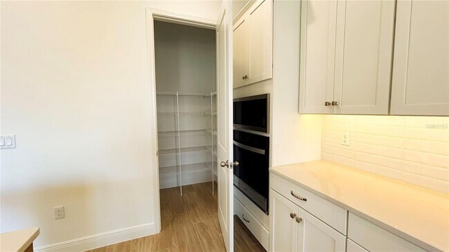 Building Photo - 9851 Gobat Aly