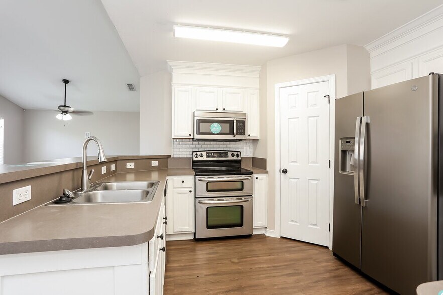 Building Photo - 2831 Taylor Hill Dr
