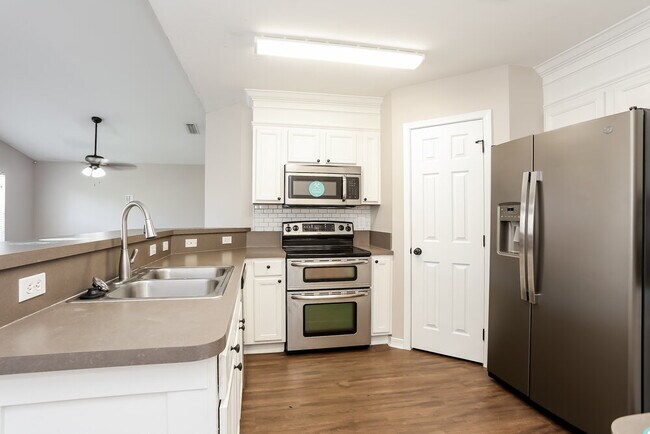 Building Photo - 2831 Taylor Hill Dr