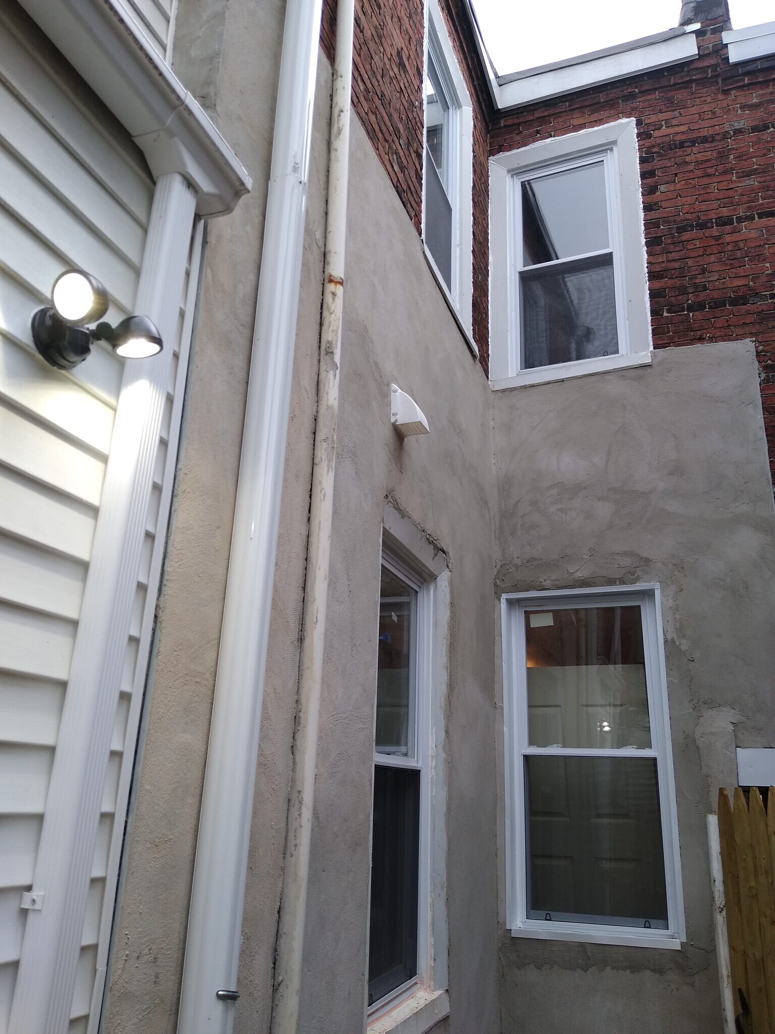 Building Photo - 2054 Ann St