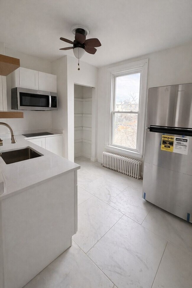 Building Photo - 1114 Florida Ave NE