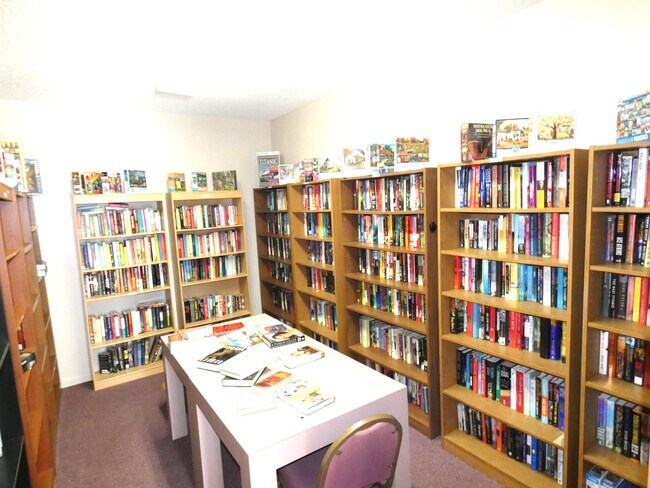 Building Photo - 357 N Rock Island Rd