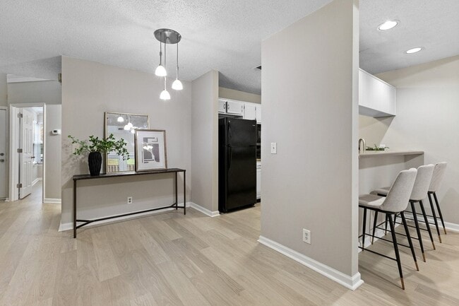 Building Photo - 315 Yorkshire Cir