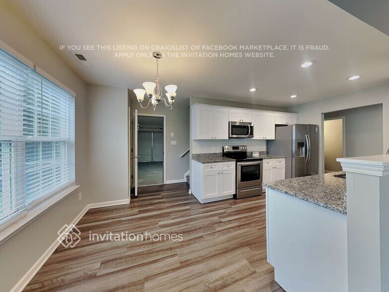 Building Photo - 10736 Glenluce Ave