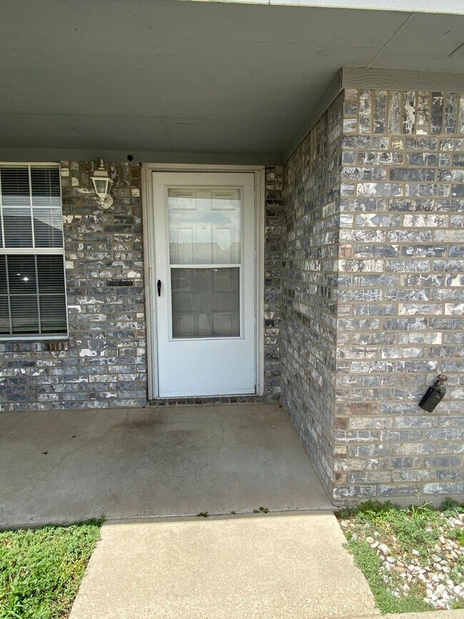 Building Photo - 1713 Windward Dr