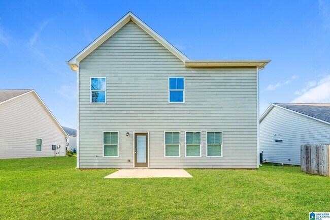 Building Photo - 120 Fallen Oaks Ln