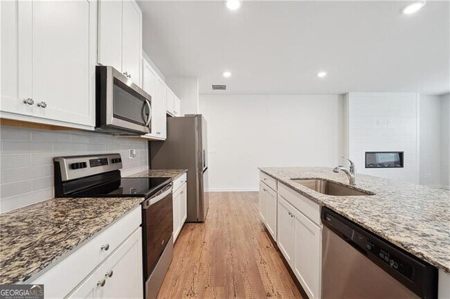 Building Photo - 5207 Canberra Dr