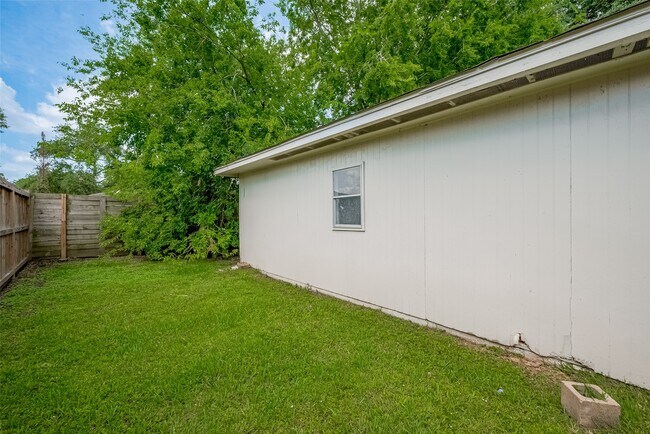 Building Photo - 9403 Vickijohn Dr