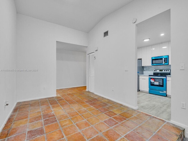 Building Photo - 14811 SW 74th Ln