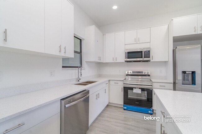 Building Photo - 15633 Lakeland Cir