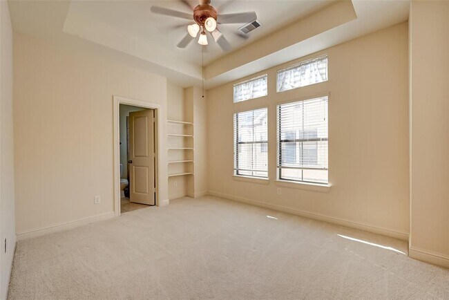 Building Photo - 5211 Eigel St