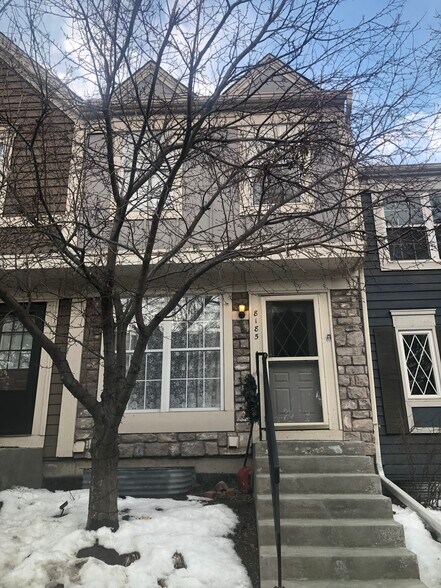 Primary Photo - 8185 S Fillmore Cir