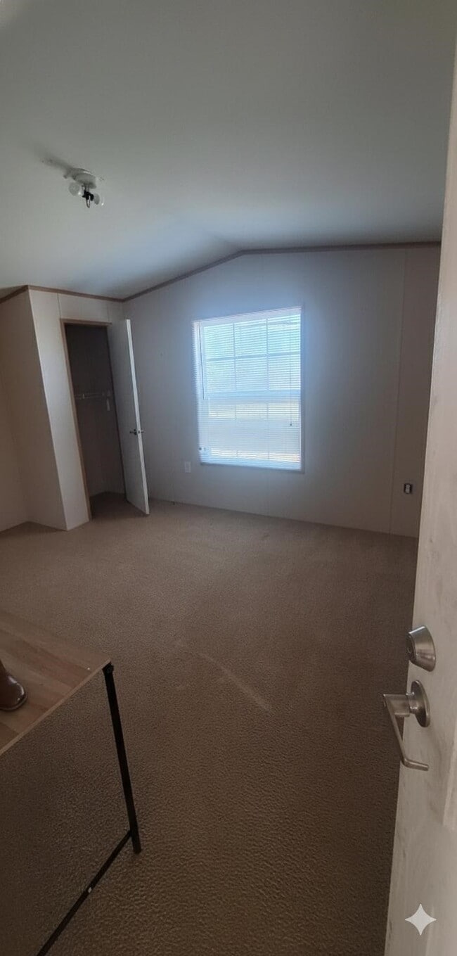 Building Photo - 111 County Rd 6037