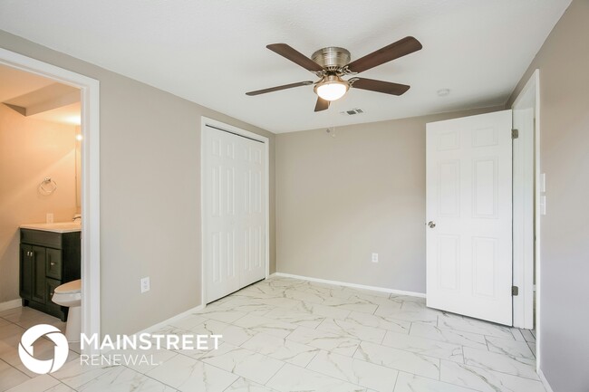 Building Photo - 7021 Moravian Dr