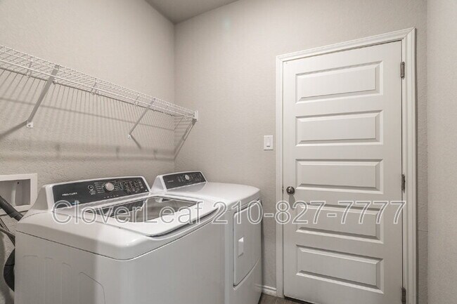 Building Photo - 3022 Del Mar Way