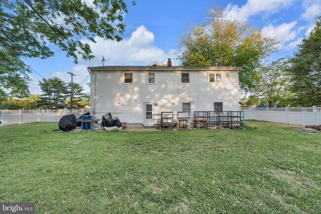 Building Photo - 91 2nd St