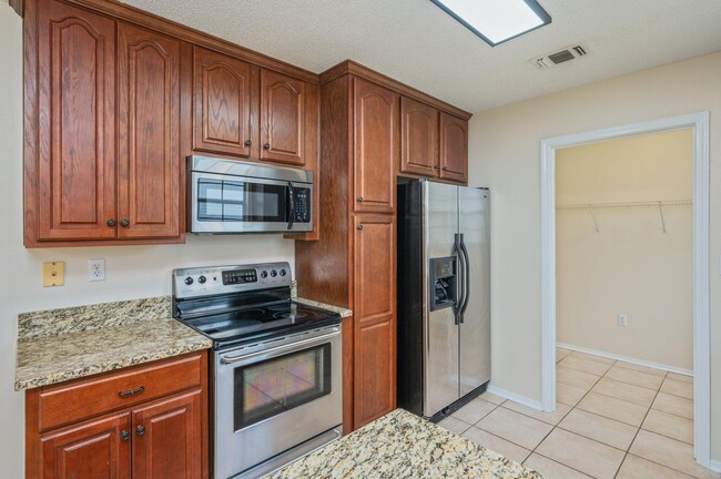 Building Photo - 3009 La Salle Ct