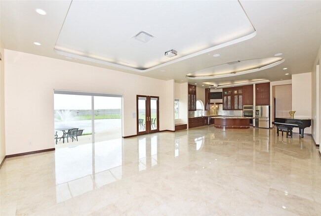 Building Photo - 6602 Rohan Rd